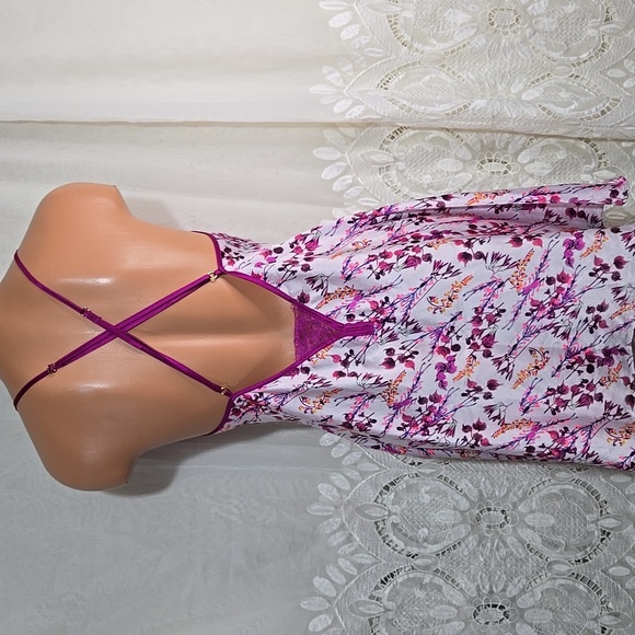 Victoria's Secret Floral & Purple Lace Nightgown Size Medium - Picture 5 of 7